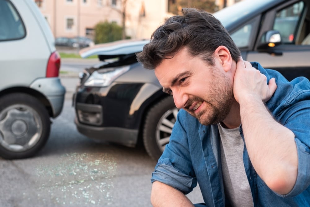 ¿Quién puede recibir financiación legal después de un accidente automovilístico?